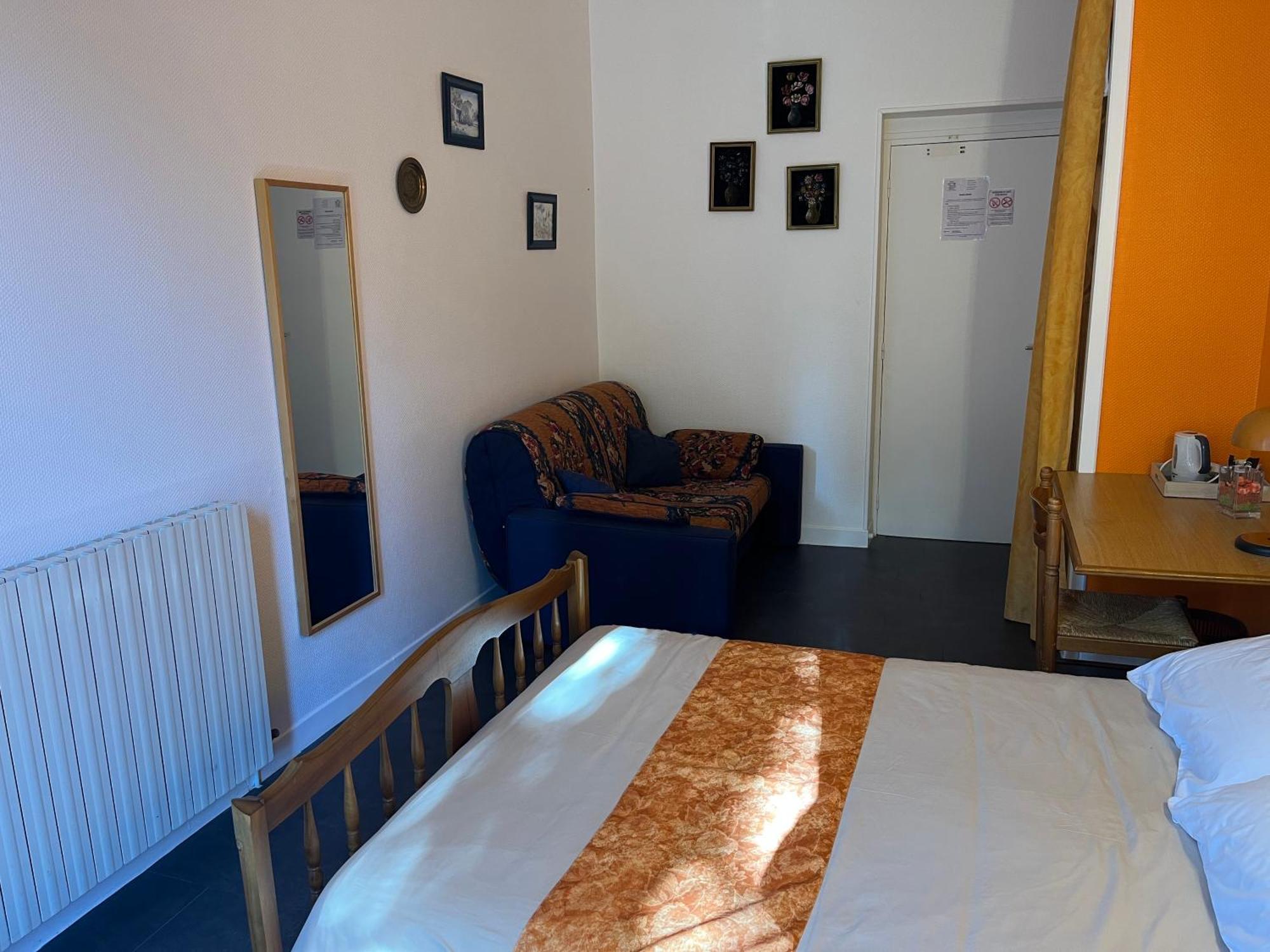 Chateau Lou Cante Perdrix La Vernarede Buitenkant foto
