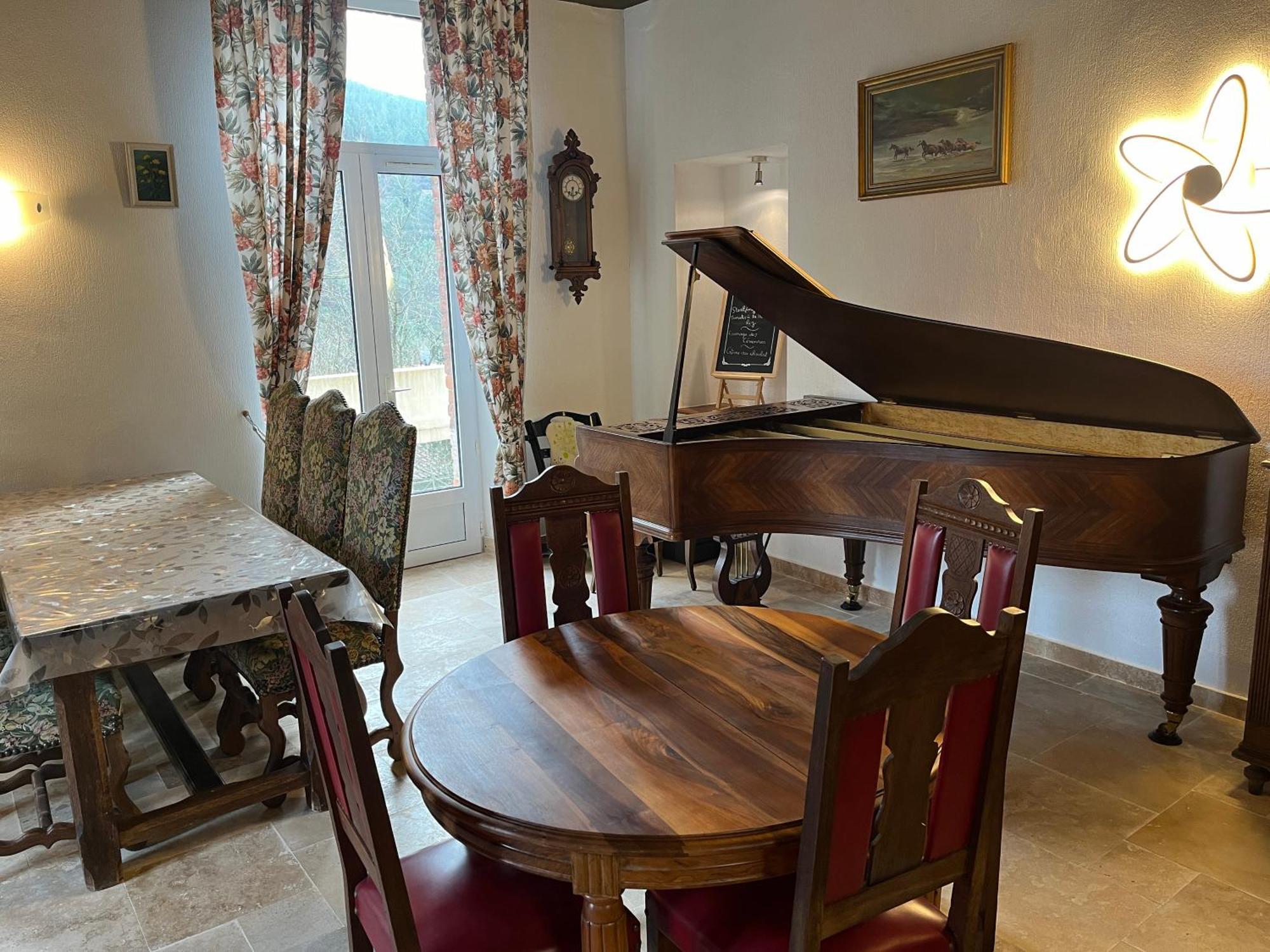 Chateau Lou Cante Perdrix La Vernarede Buitenkant foto